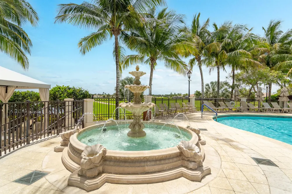 8049 ABERDEEN DRIVE #202 Boynton Beach, FL 33472