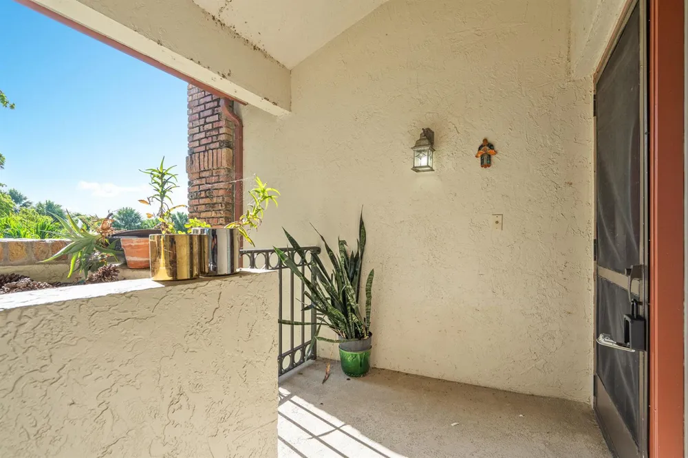 8049 ABERDEEN DRIVE #202 Boynton Beach, FL 33472