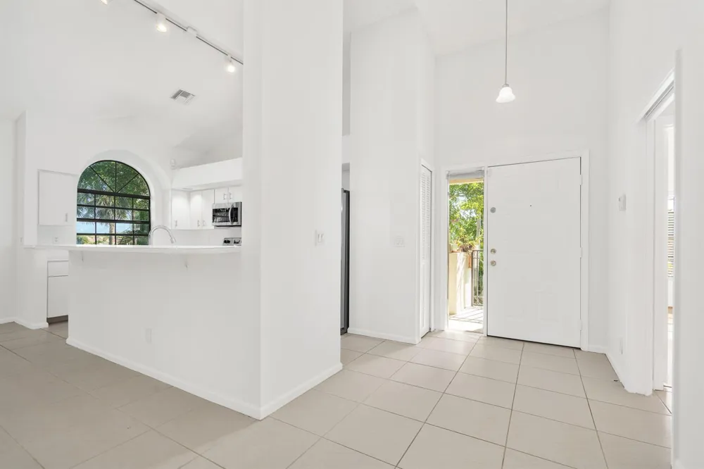 8049 ABERDEEN DRIVE #202 Boynton Beach, FL 33472