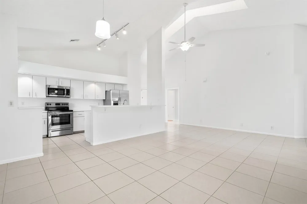 8049 ABERDEEN DRIVE #202 Boynton Beach, FL 33472