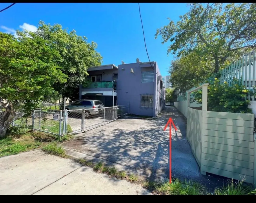 752 NW 4th St #5 Miami, FL 33128