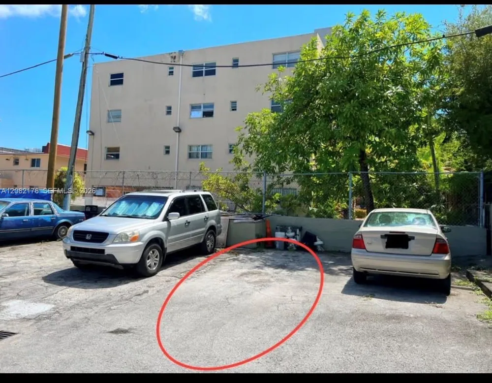 752 NW 4th St #5 Miami, FL 33128