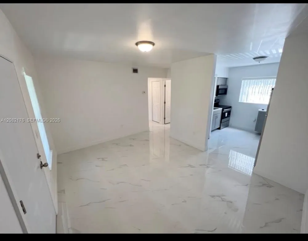 752 NW 4th St #5 Miami, FL 33128