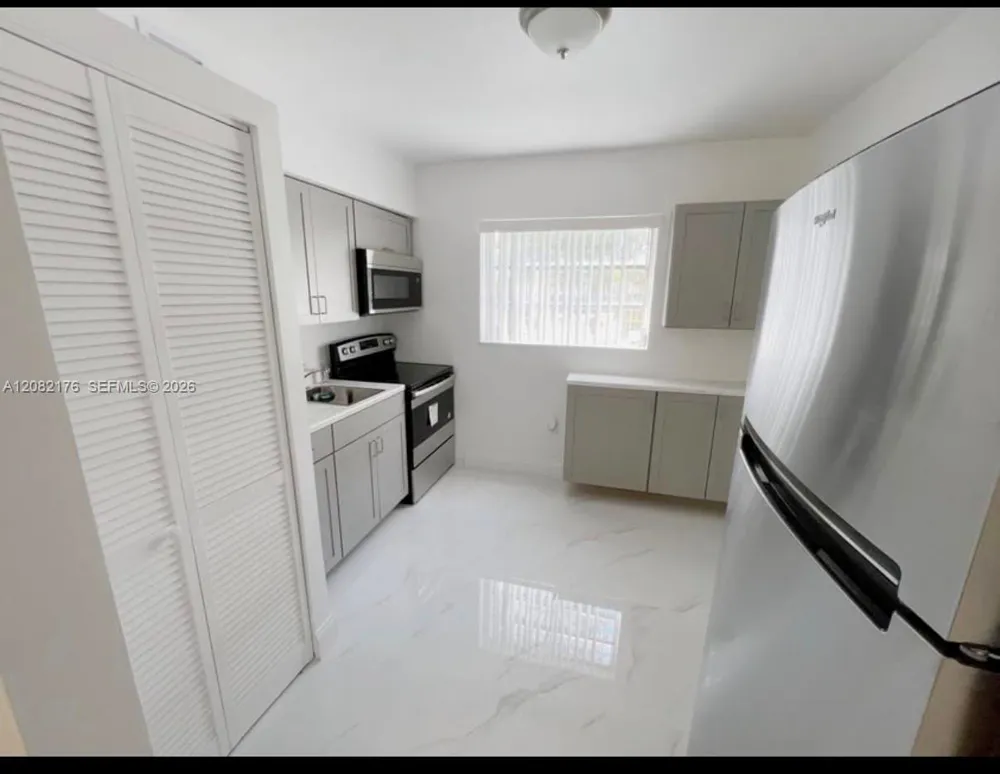 752 NW 4th St #5 Miami, FL 33128