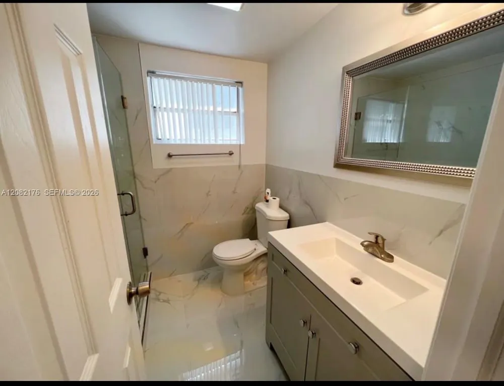 752 NW 4th St #5 Miami, FL 33128