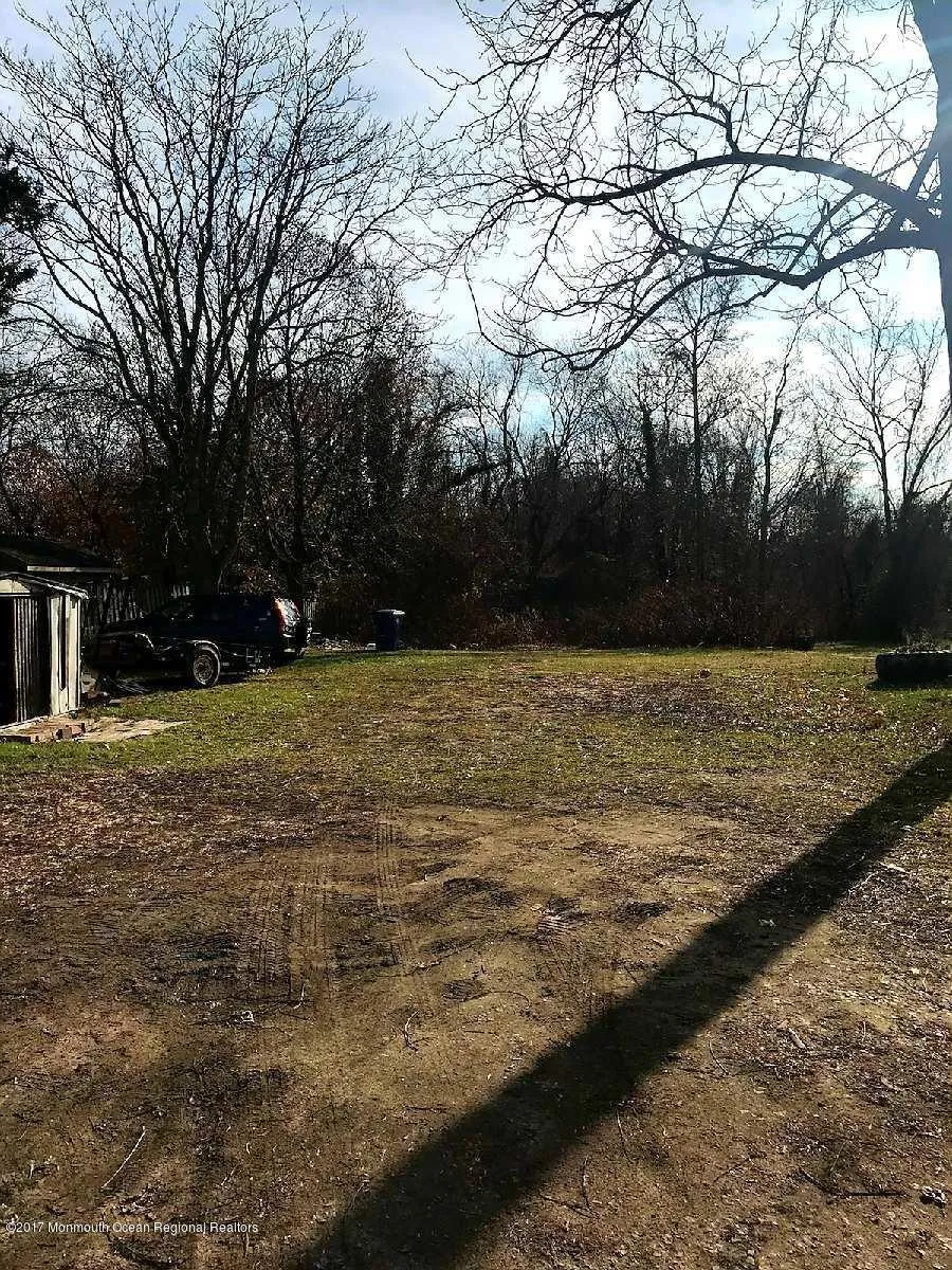 306 Roosevelt Avenue Oakhurst, NJ 07755