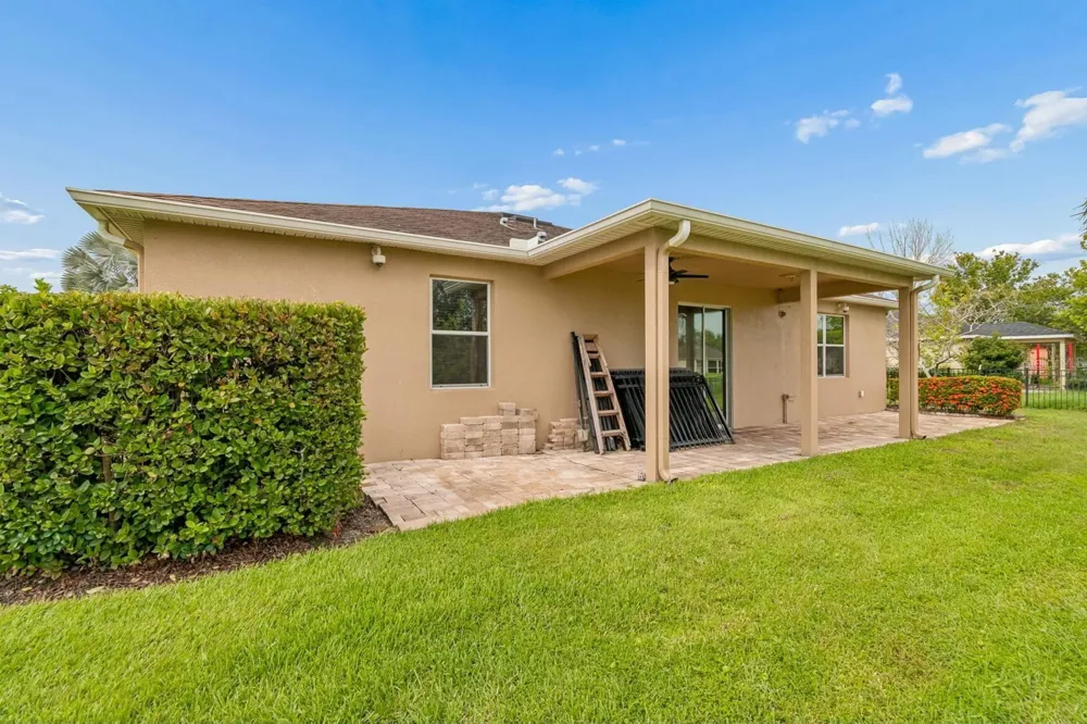 5406 SANDY SHELL DRIVE Apollo Beach, FL 33572