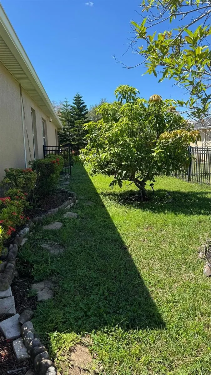 5406 SANDY SHELL DRIVE Apollo Beach, FL 33572