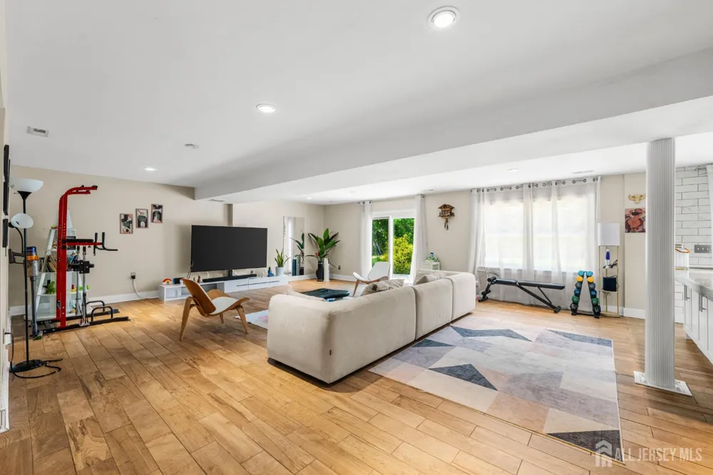 52 Krebs Road Plainsboro, NJ 08536