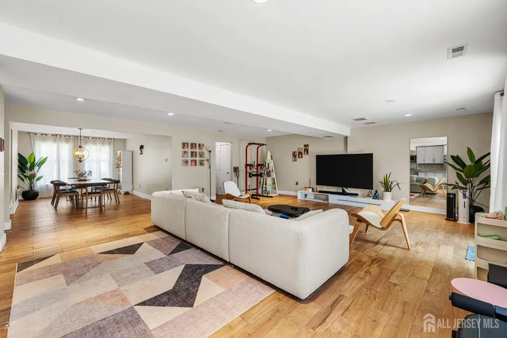 52 Krebs Road Plainsboro, NJ 08536