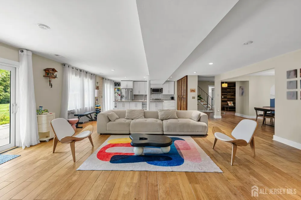 52 Krebs Road Plainsboro, NJ 08536