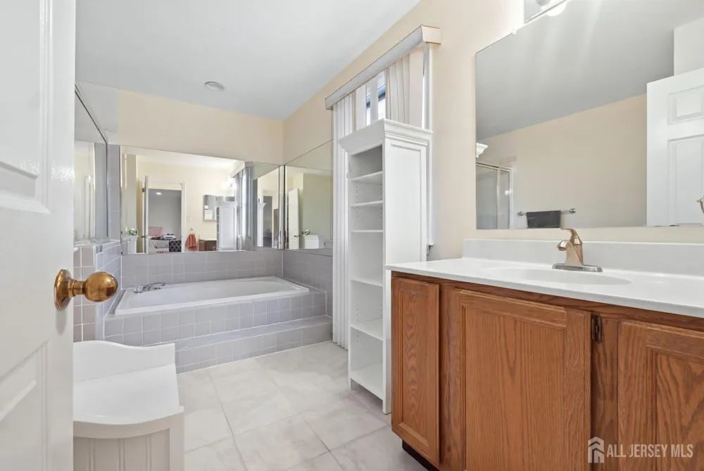 4 Victoria Way South Brunswick, NJ 08824