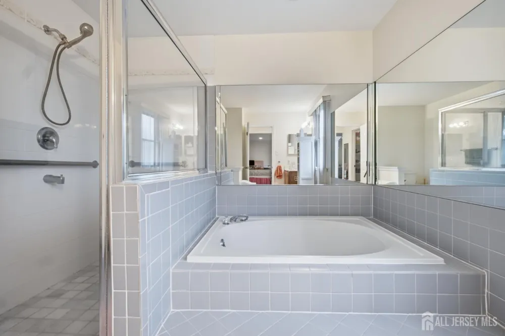 4 Victoria Way South Brunswick, NJ 08824