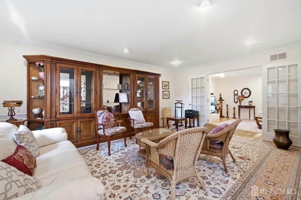 4 Victoria Way South Brunswick, NJ 08824