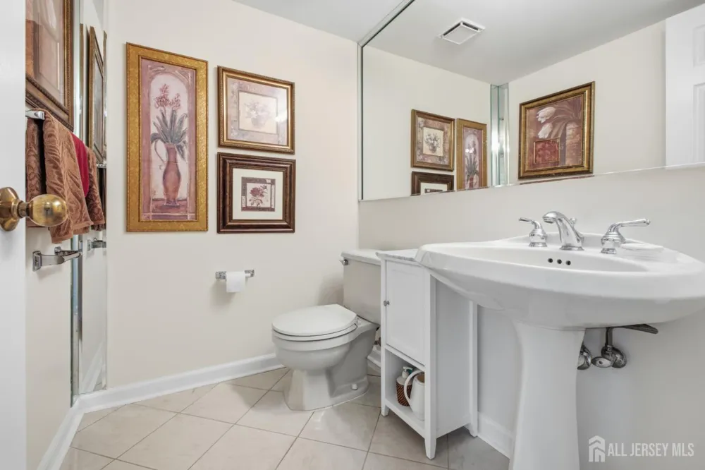 4 Victoria Way South Brunswick, NJ 08824