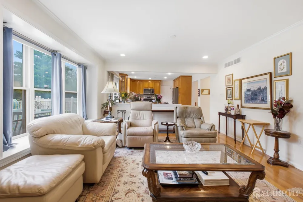 4 Victoria Way South Brunswick, NJ 08824