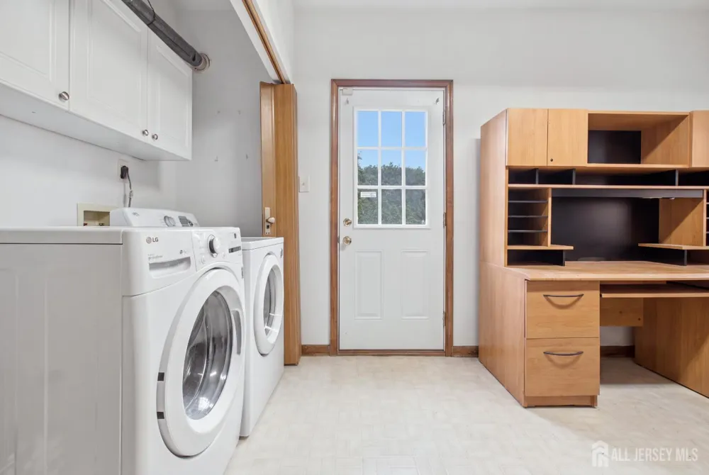 4 Victoria Way South Brunswick, NJ 08824