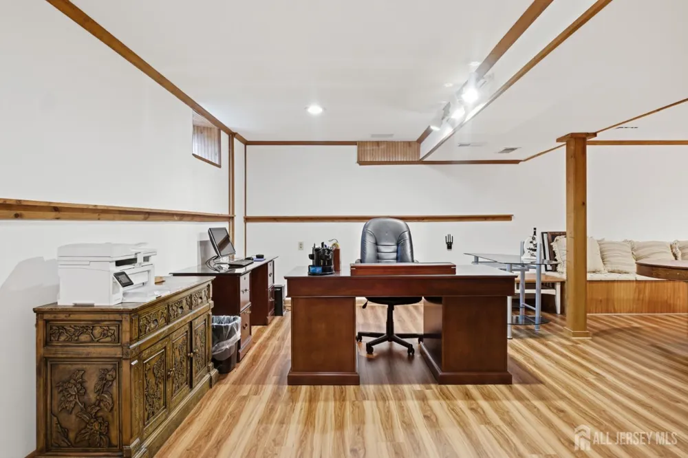 4 Victoria Way South Brunswick, NJ 08824