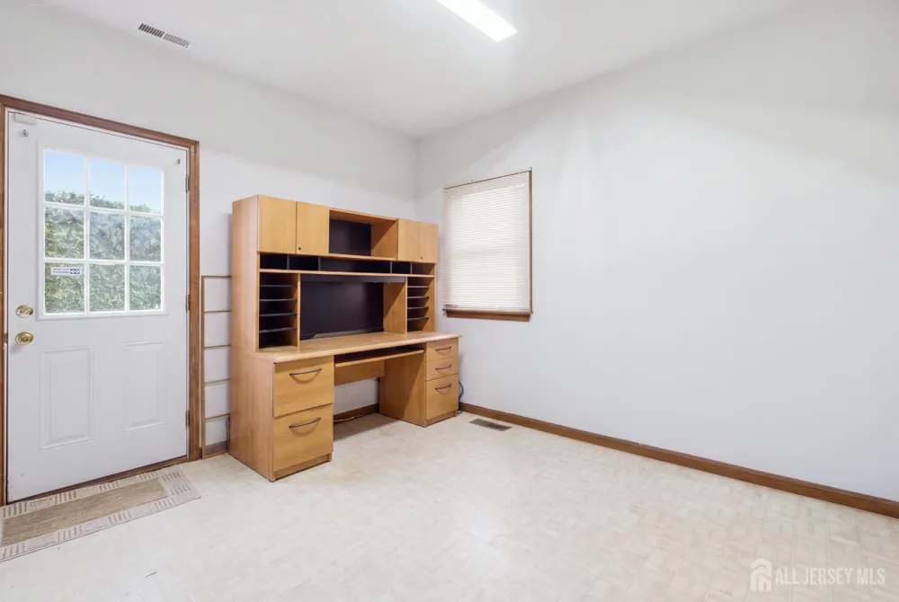 4 Victoria Way South Brunswick, NJ 08824
