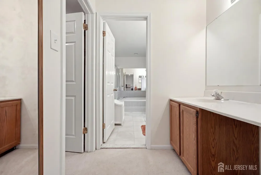 4 Victoria Way South Brunswick, NJ 08824