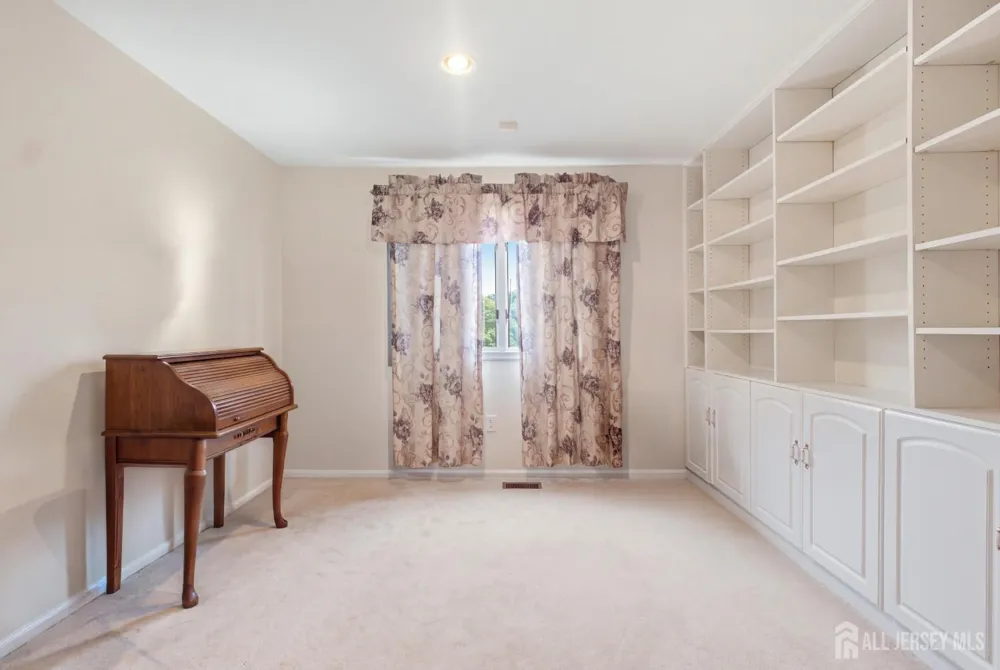 4 Victoria Way South Brunswick, NJ 08824