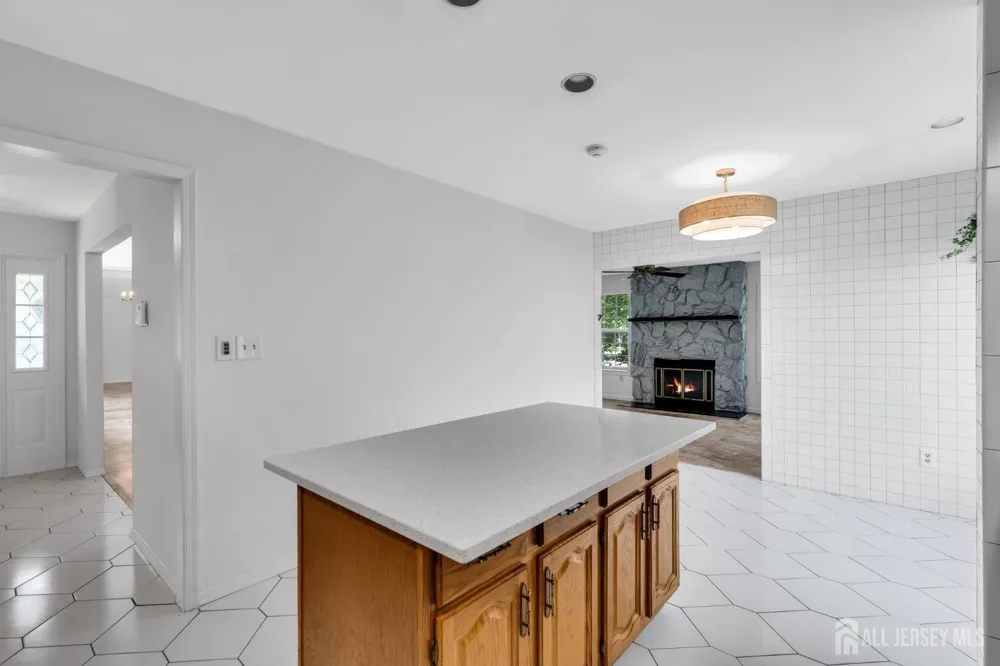 6 Rutherford Hayes Drive Monroe, NJ 08831