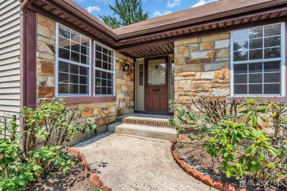 6 Rutherford Hayes Drive Monroe, NJ 08831
