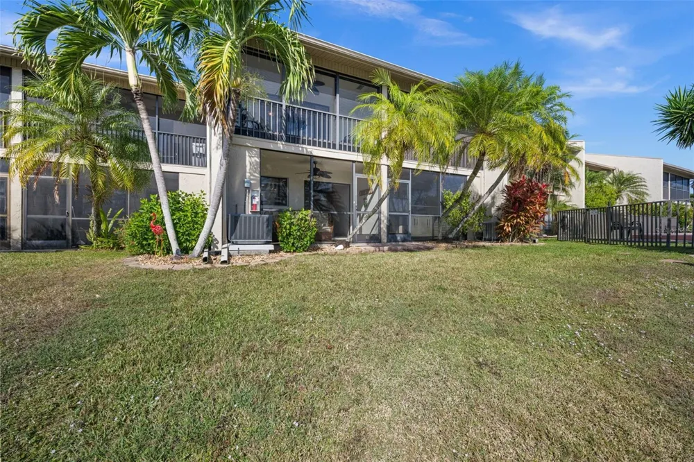 4803 SW SANTA BARBARA COURT #8 Cape Coral, FL 33914