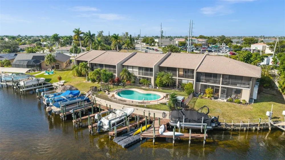 4803 SW SANTA BARBARA COURT #8 Cape Coral, FL 33914
