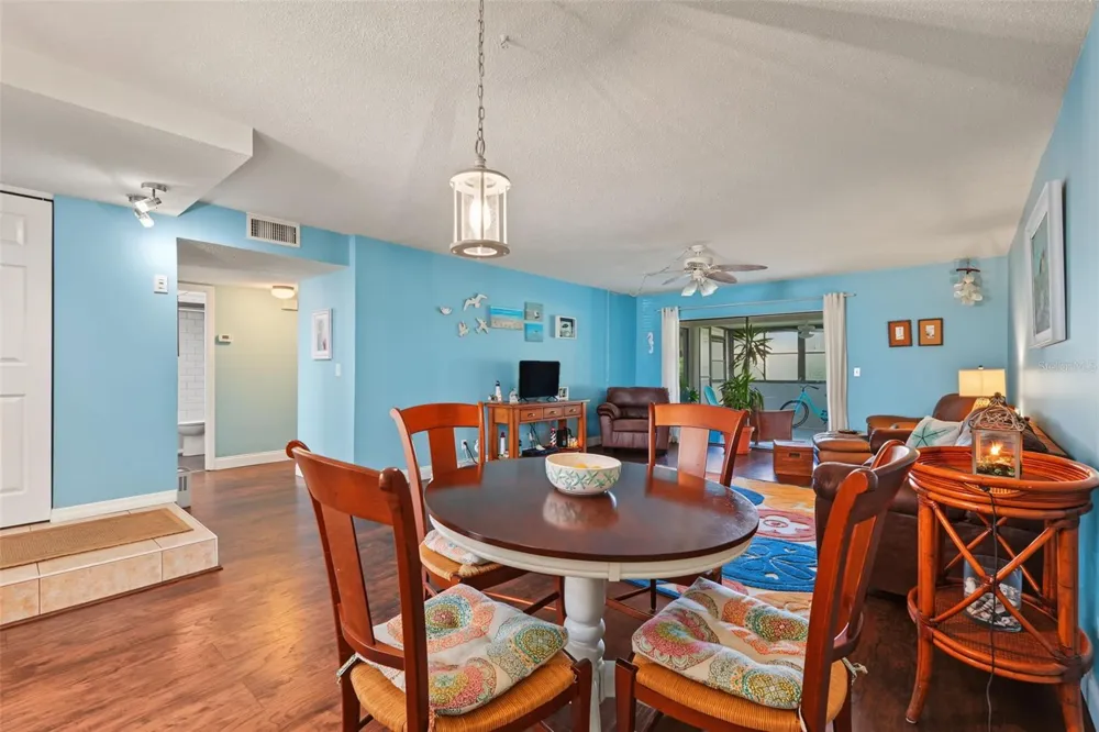 9543 86TH AVENUE #9543 Seminole, FL 33777
