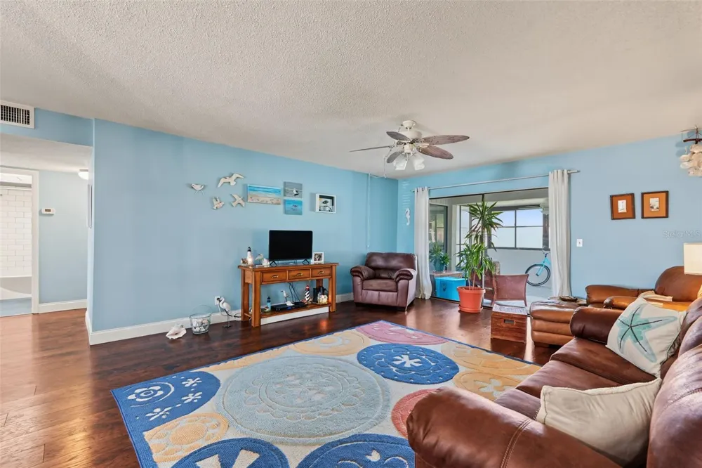 9543 86TH AVENUE #9543 Seminole, FL 33777