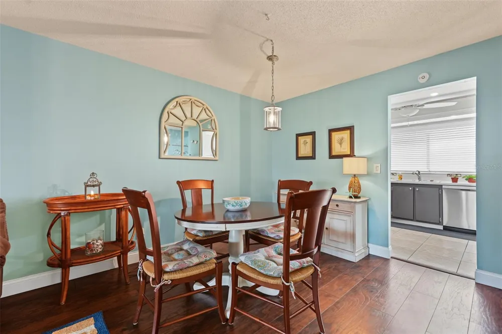 9543 86TH AVENUE #9543 Seminole, FL 33777