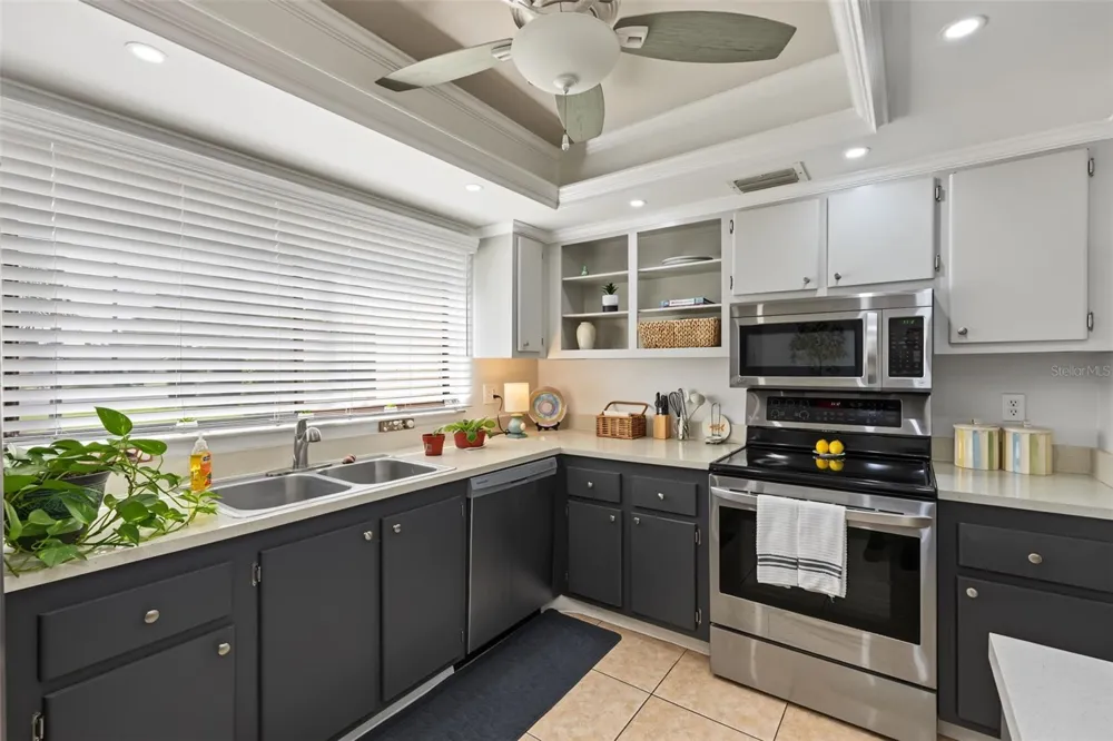 9543 86TH AVENUE #9543 Seminole, FL 33777