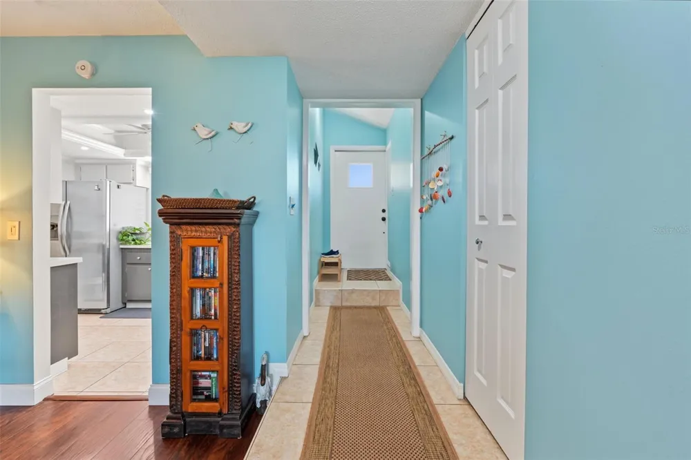 9543 86TH AVENUE #9543 Seminole, FL 33777