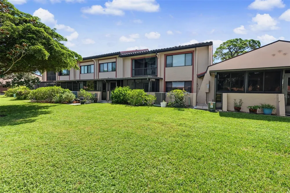 9543 86TH AVENUE #9543 Seminole, FL 33777