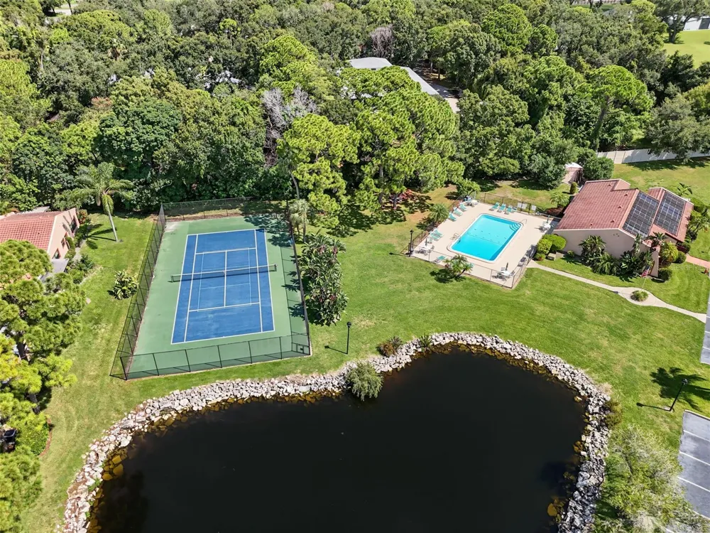 9543 86TH AVENUE #9543 Seminole, FL 33777