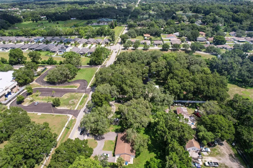 105 KINGSWAY ROAD Seffner, FL 33584