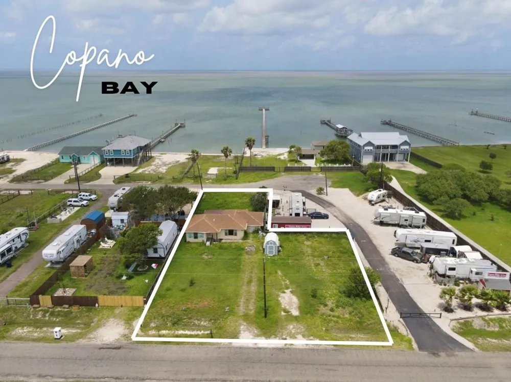 16 Copano Ridge Rockport, TX 78382