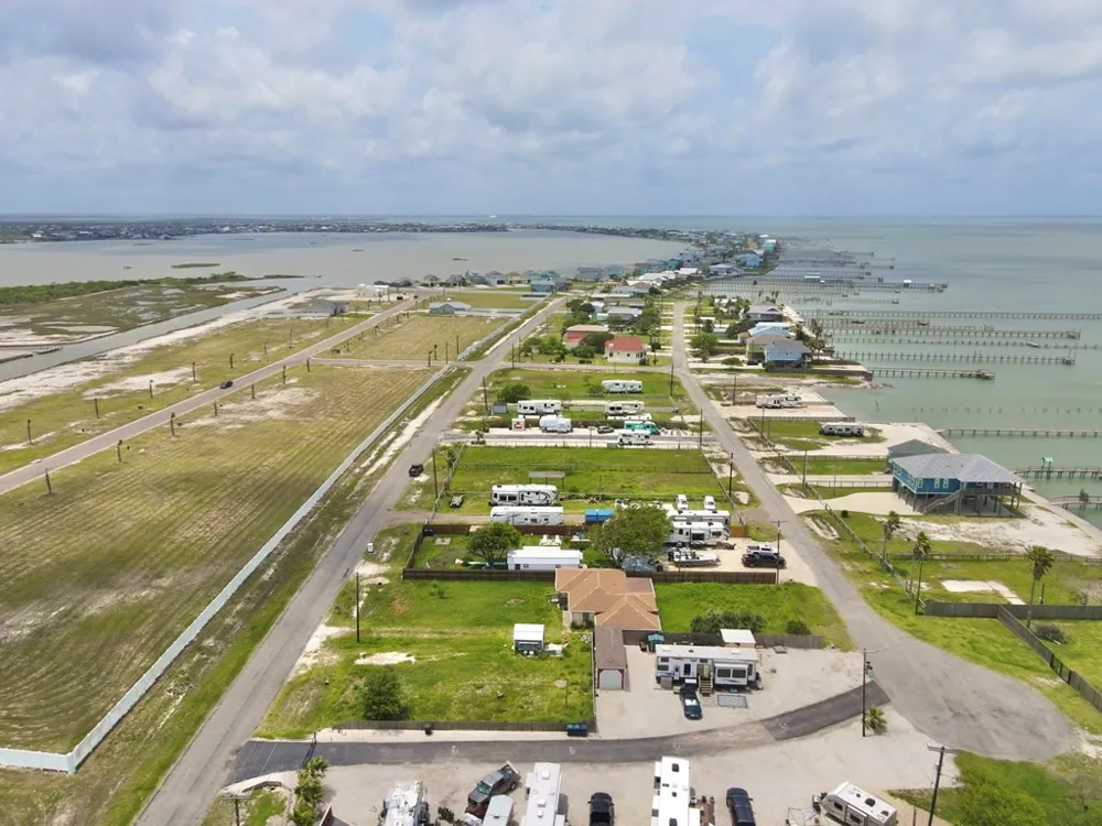 16 Copano Ridge Rockport, TX 78382