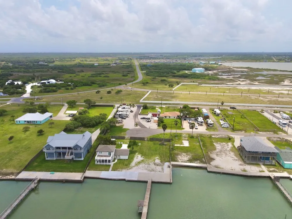 16 Copano Ridge Rockport, TX 78382