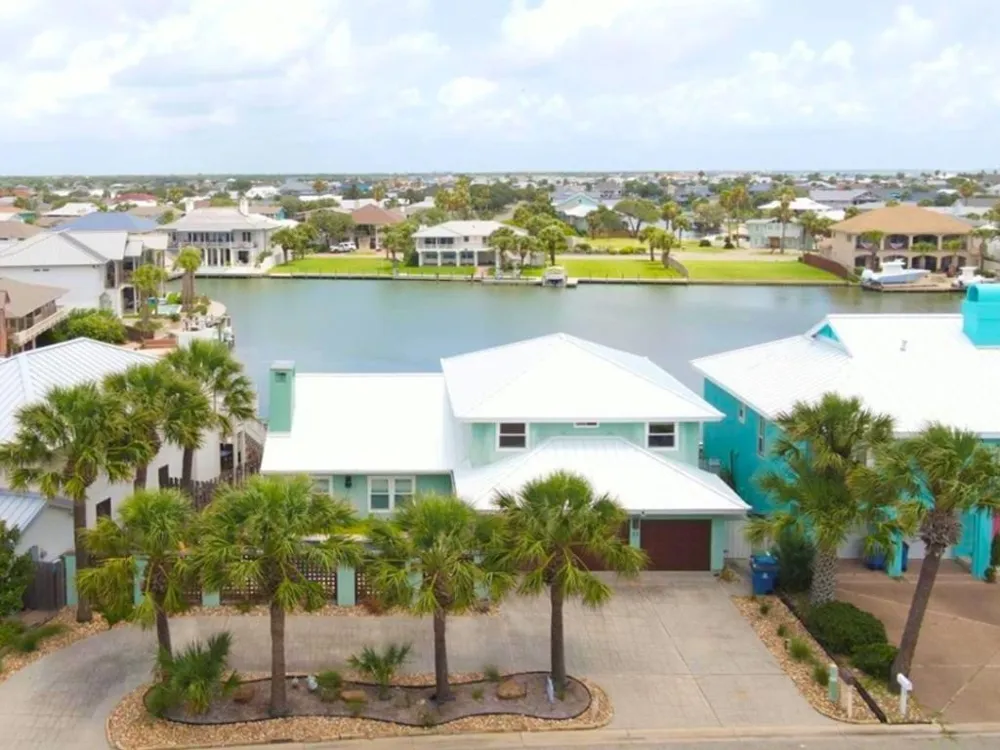 33 Blue Heron Drive Rockport, TX 78382