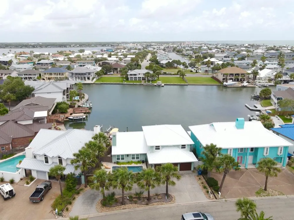 33 Blue Heron Drive Rockport, TX 78382
