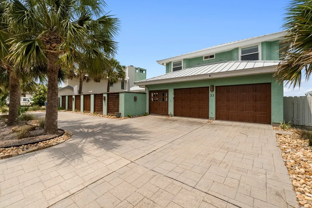 33 Blue Heron Drive Rockport, TX 78382