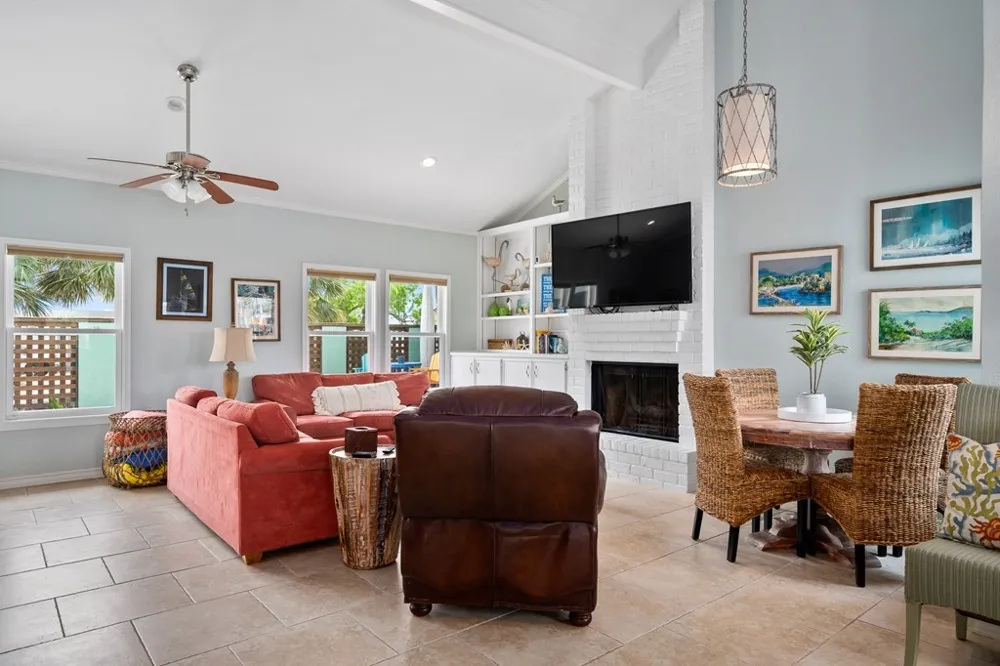 33 Blue Heron Drive Rockport, TX 78382