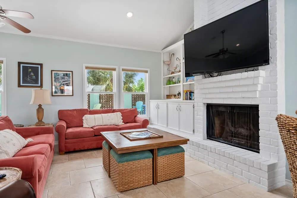 33 Blue Heron Drive Rockport, TX 78382