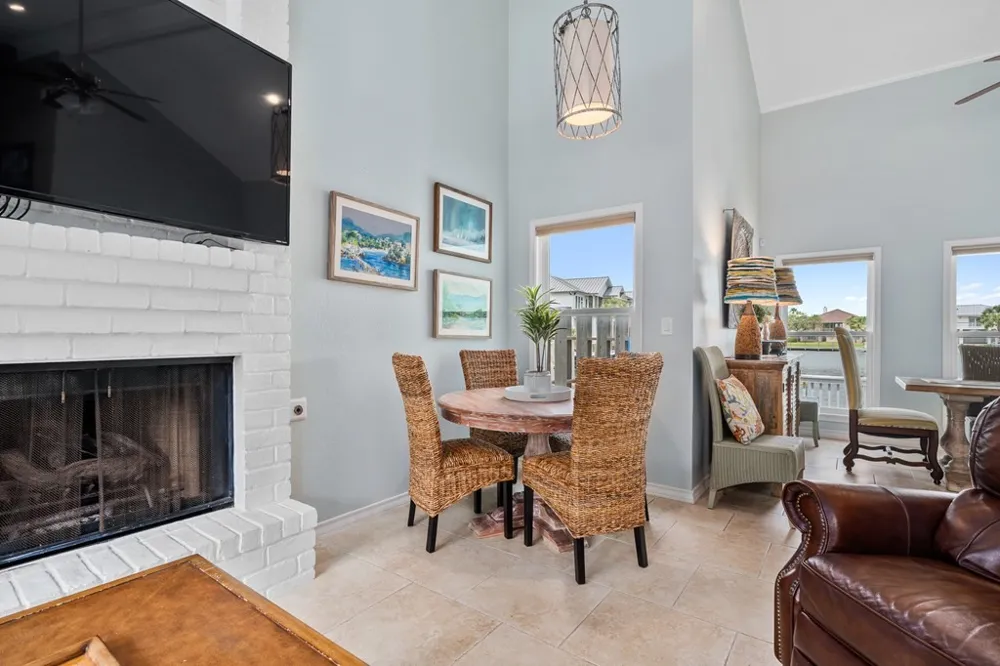 33 Blue Heron Drive Rockport, TX 78382