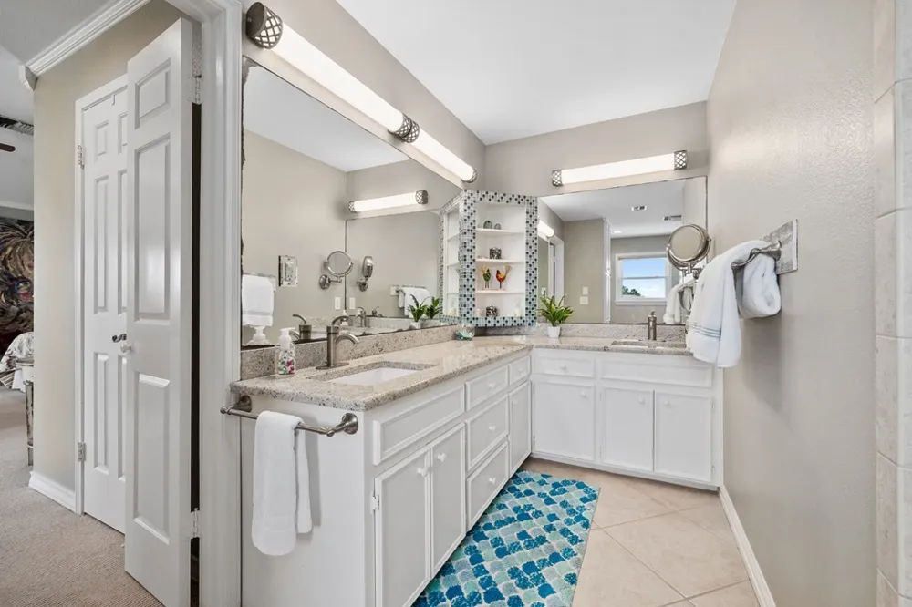 33 Blue Heron Drive Rockport, TX 78382