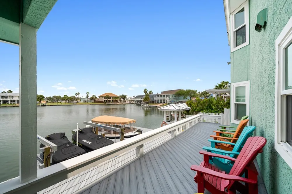 33 Blue Heron Drive Rockport, TX 78382