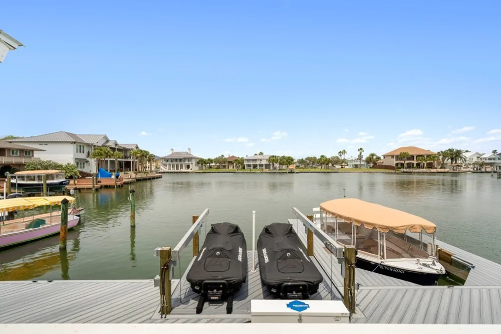 33 Blue Heron Drive Rockport, TX 78382
