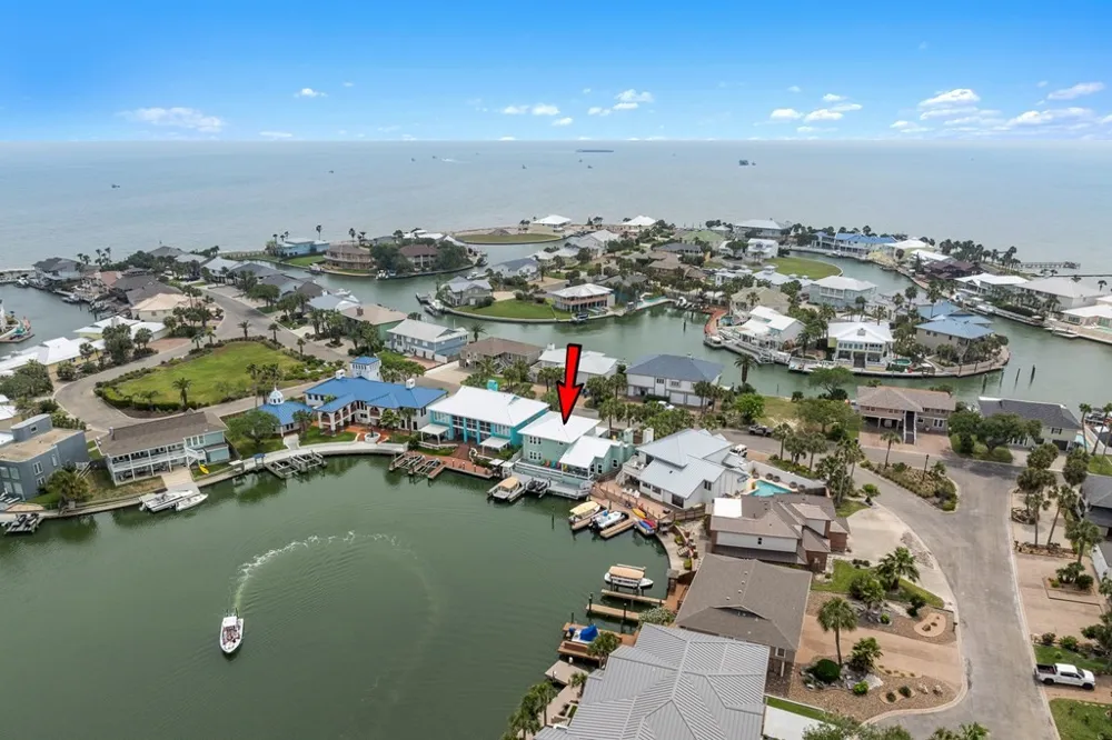 33 Blue Heron Drive Rockport, TX 78382